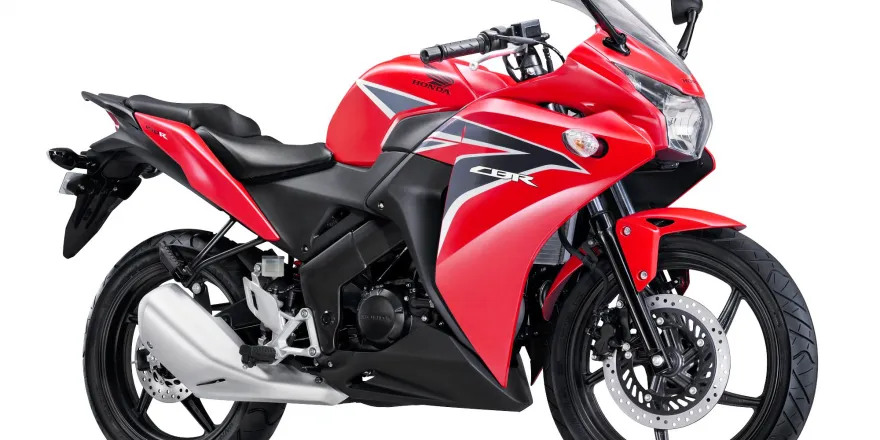 Home 5 Honda CBR150R 2017