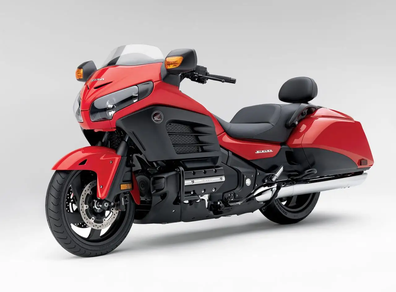 Honda GL1800 Gold Wing Deluxe 2012
