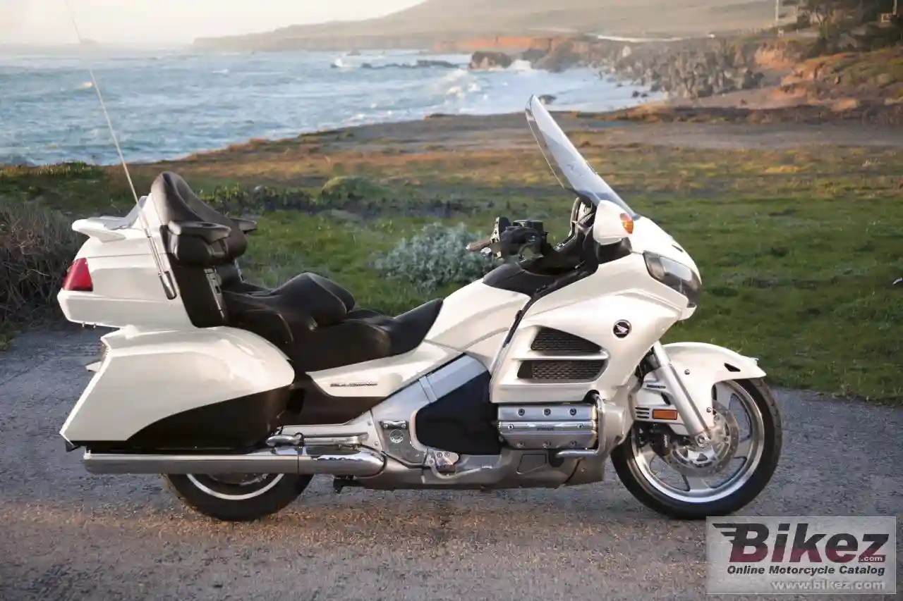 Honda GL1800 Gold Wing Deluxe 2014
