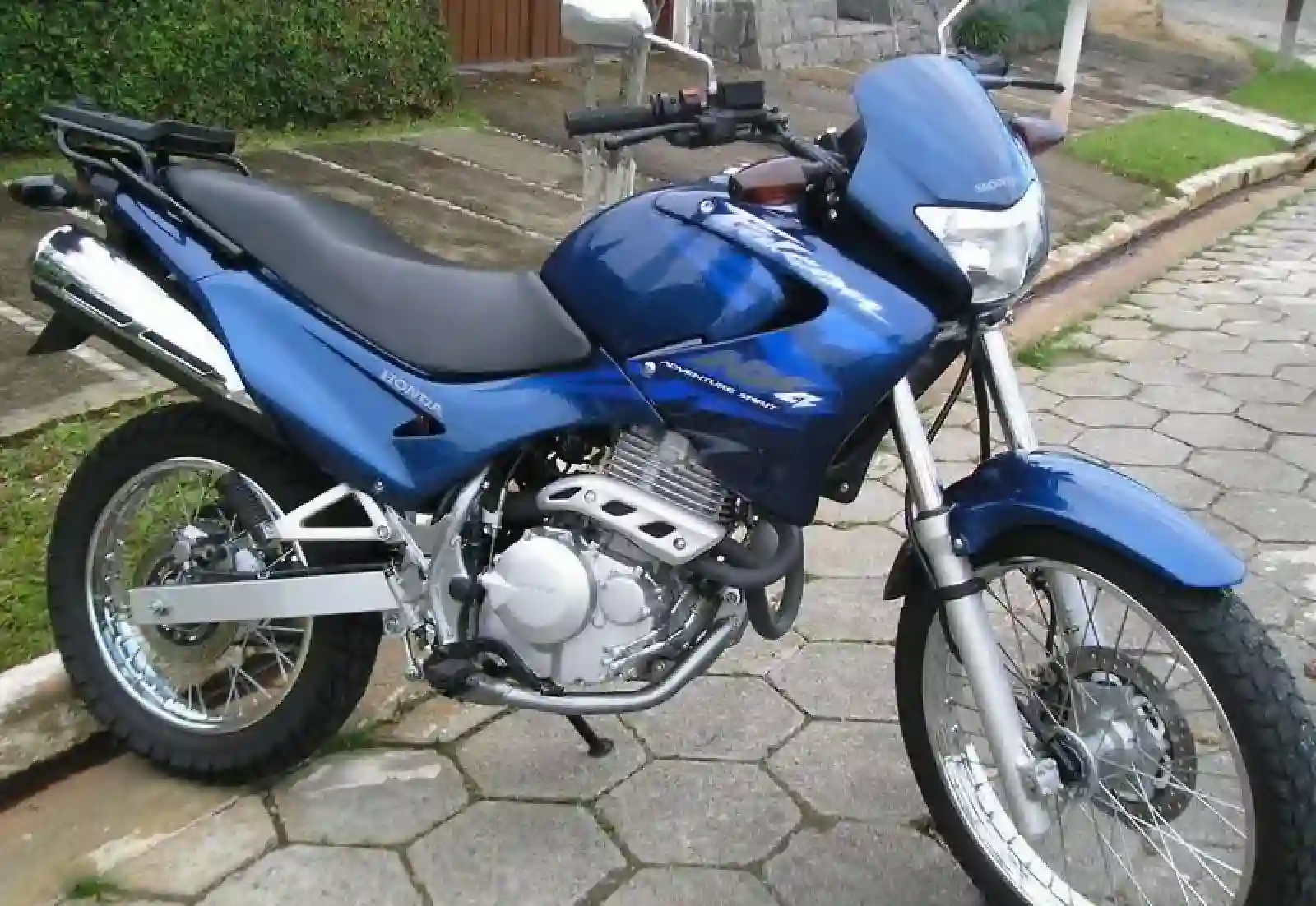 Honda NX 4 FALCON 2003