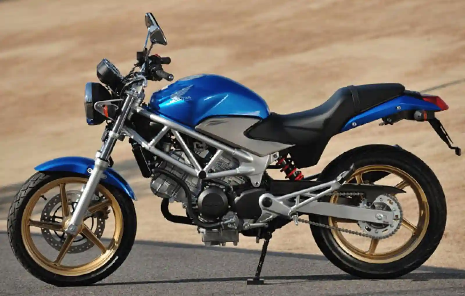 Honda VTR 250 2011