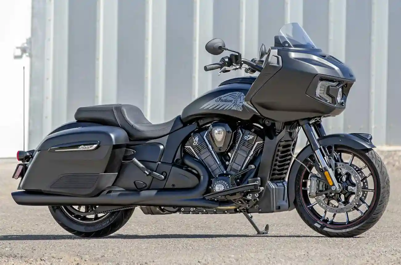 Indian Challenger Dark Horse 2020