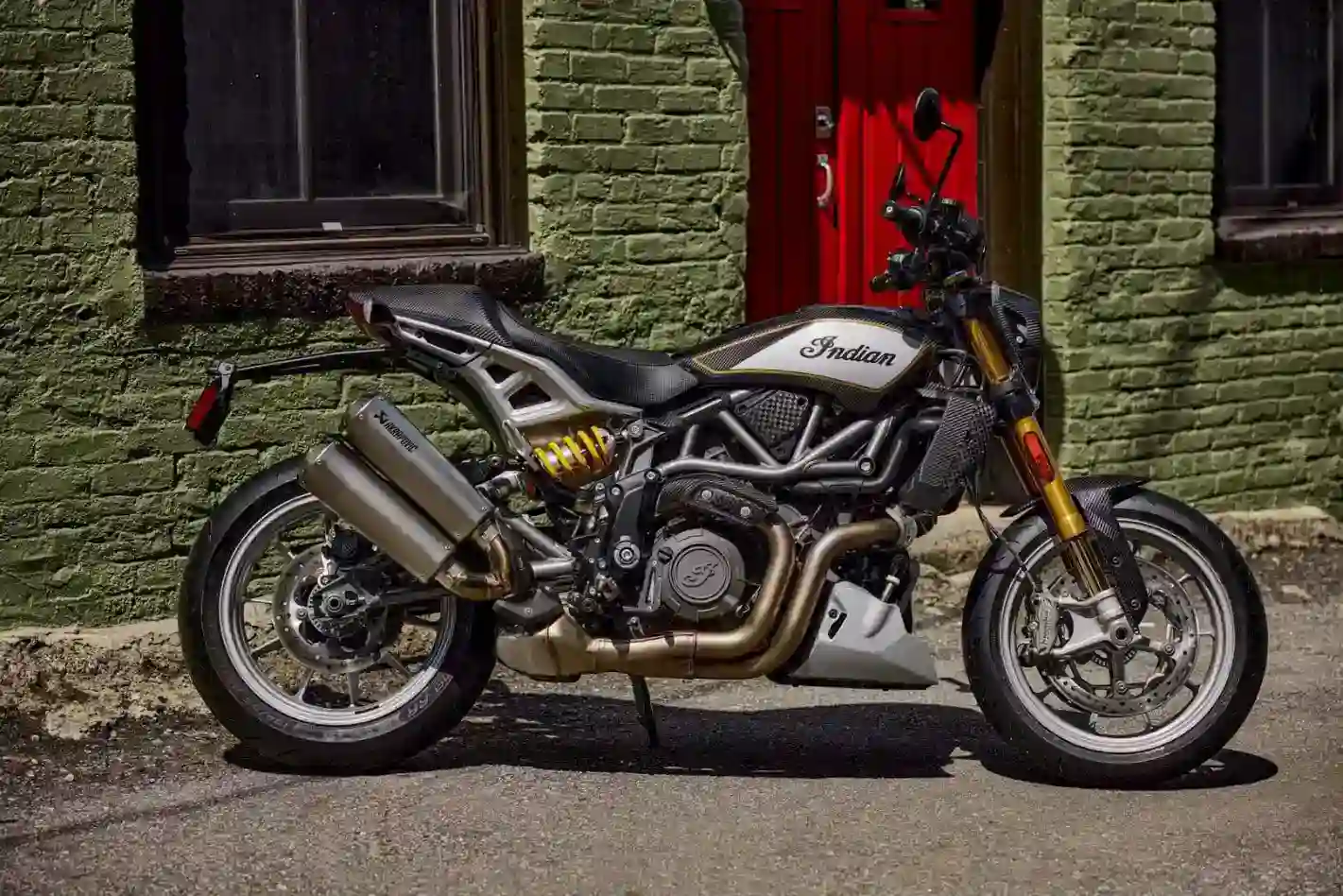 Indian FTR R Carbon 2023