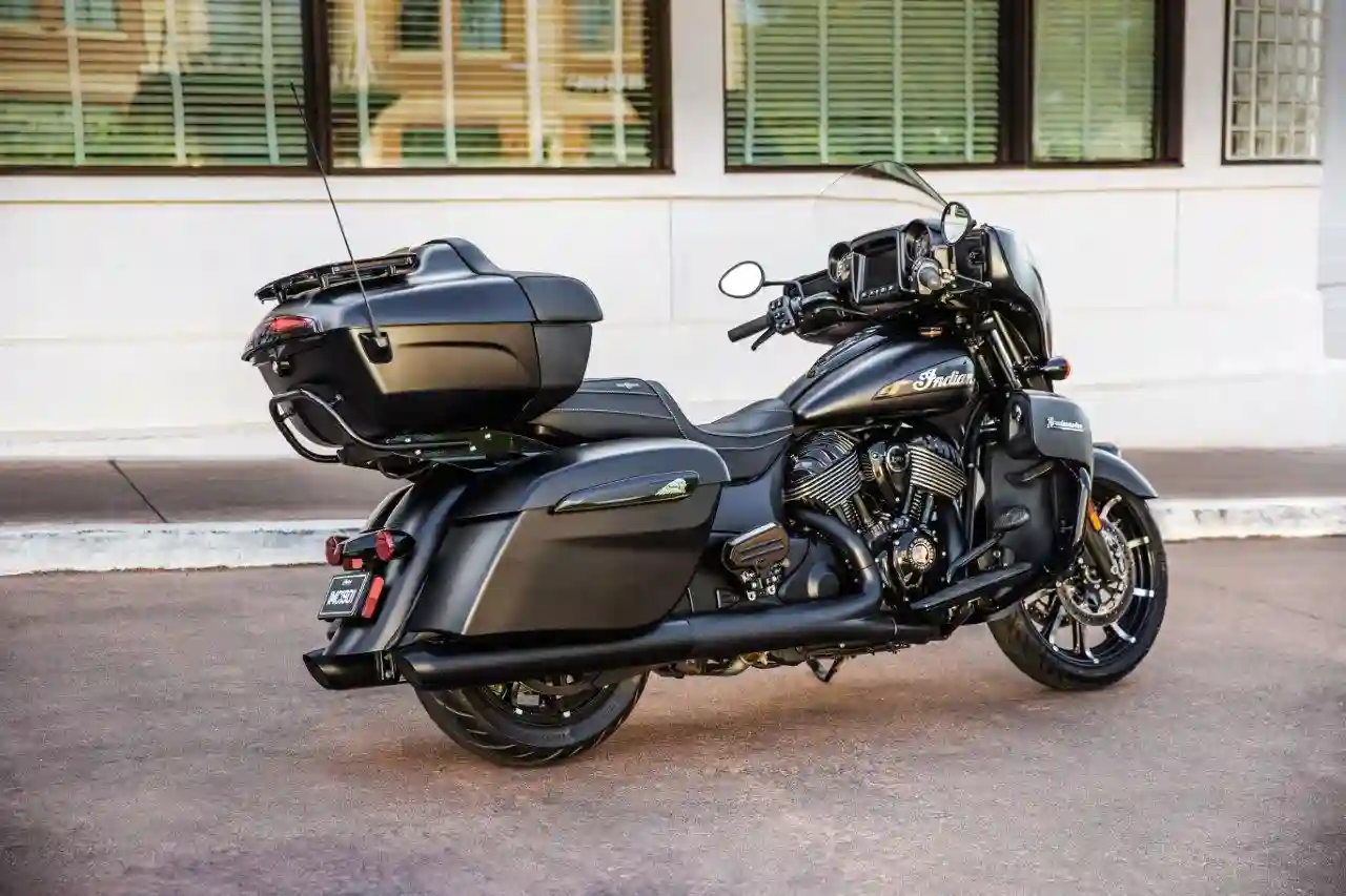 Indian Roadmaster Dark Horse 2022