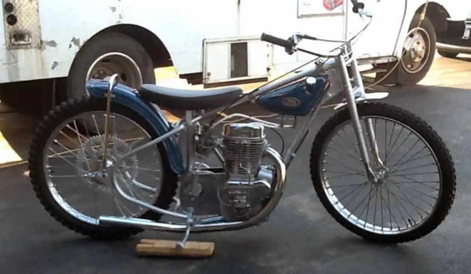 Jawa 812 Millennium 2000