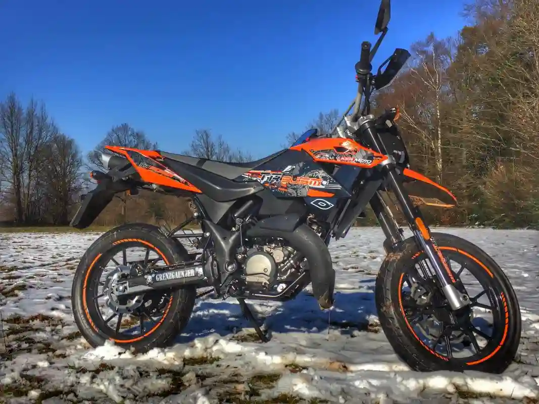 KSR TR 50 SM One 2016