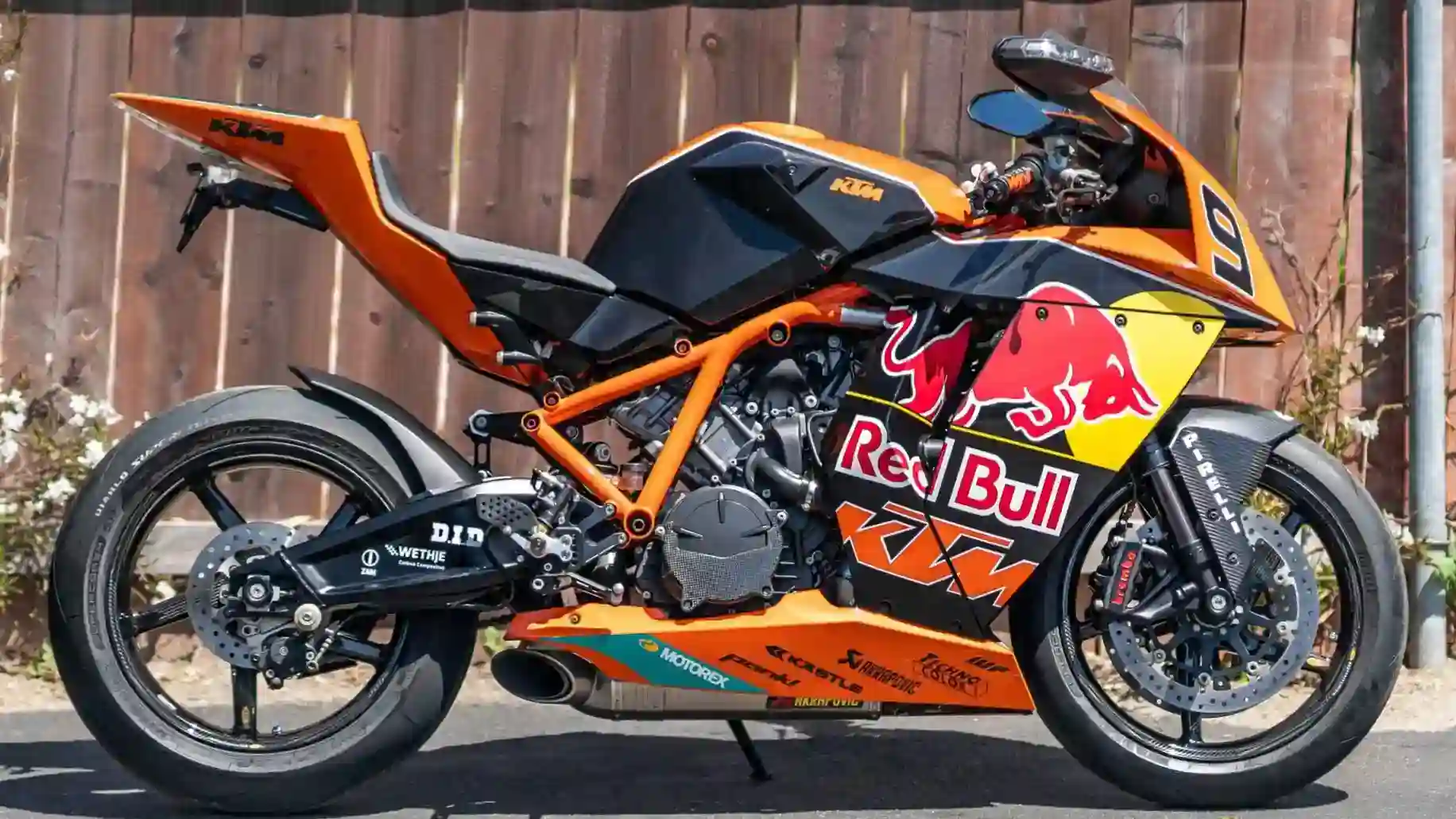 KTM 1190 RC8 R Red Bull Limited Edition 2010