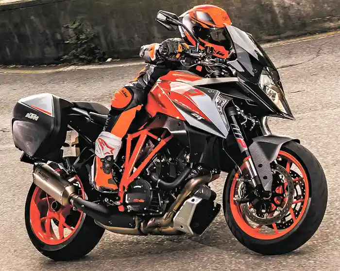 KTM 1290 Super Duke GT 2018