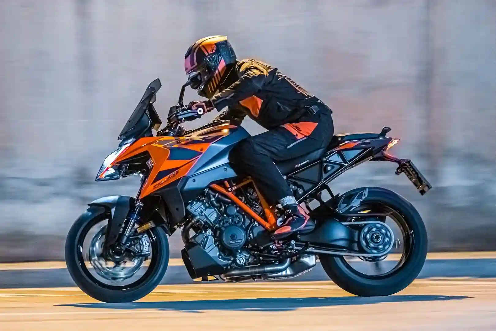 KTM 1290 Super Duke GT 2023