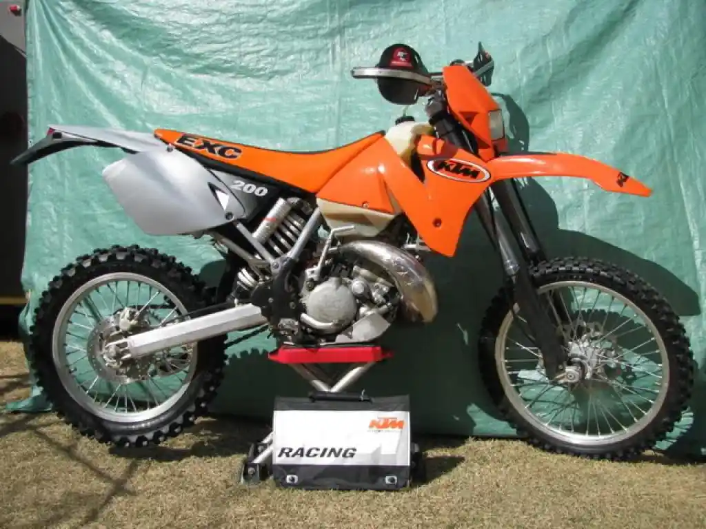 KTM 200 EXC 2000