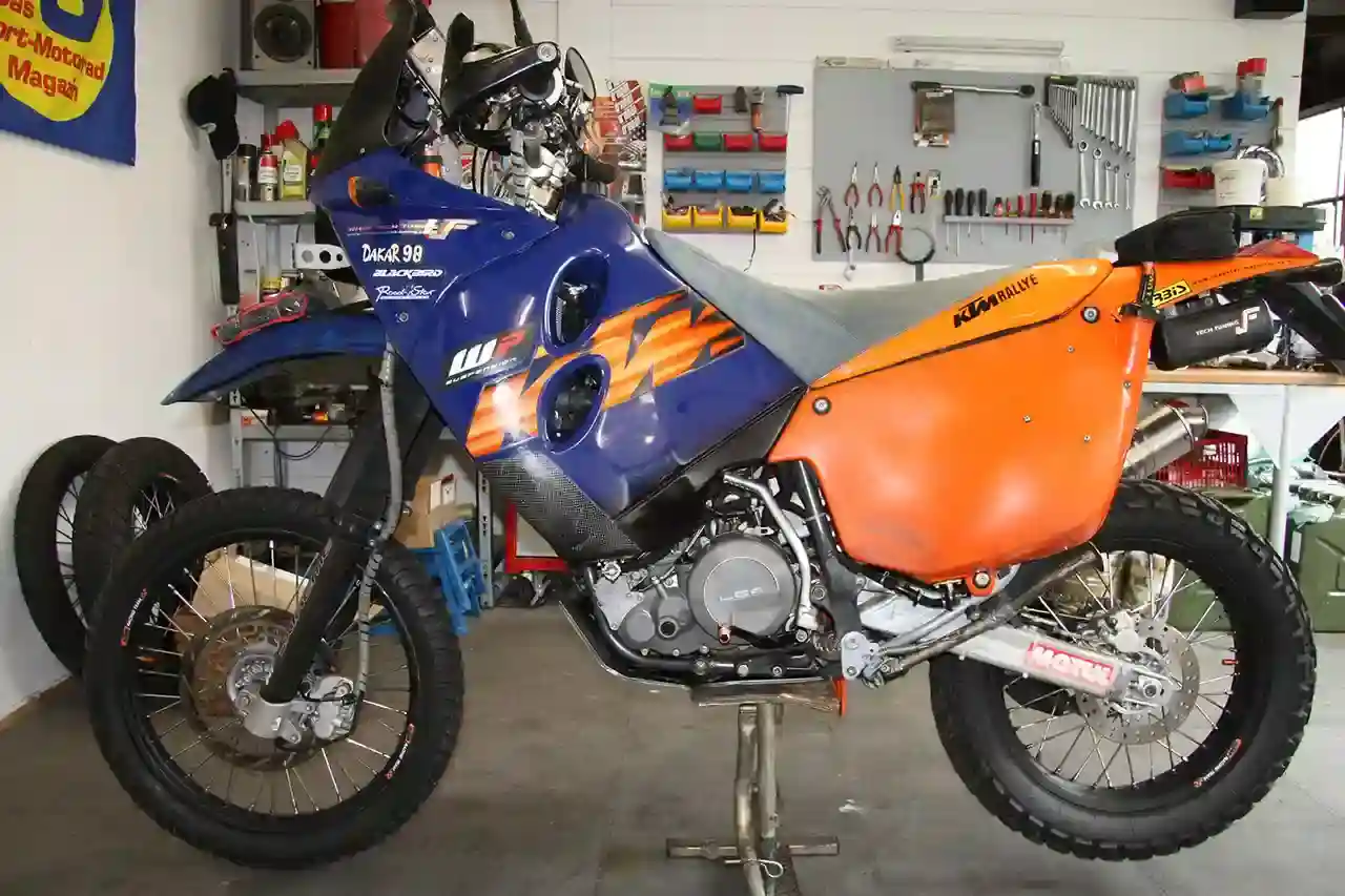 KTM 660 LC4 Rally Factory Replica 2003