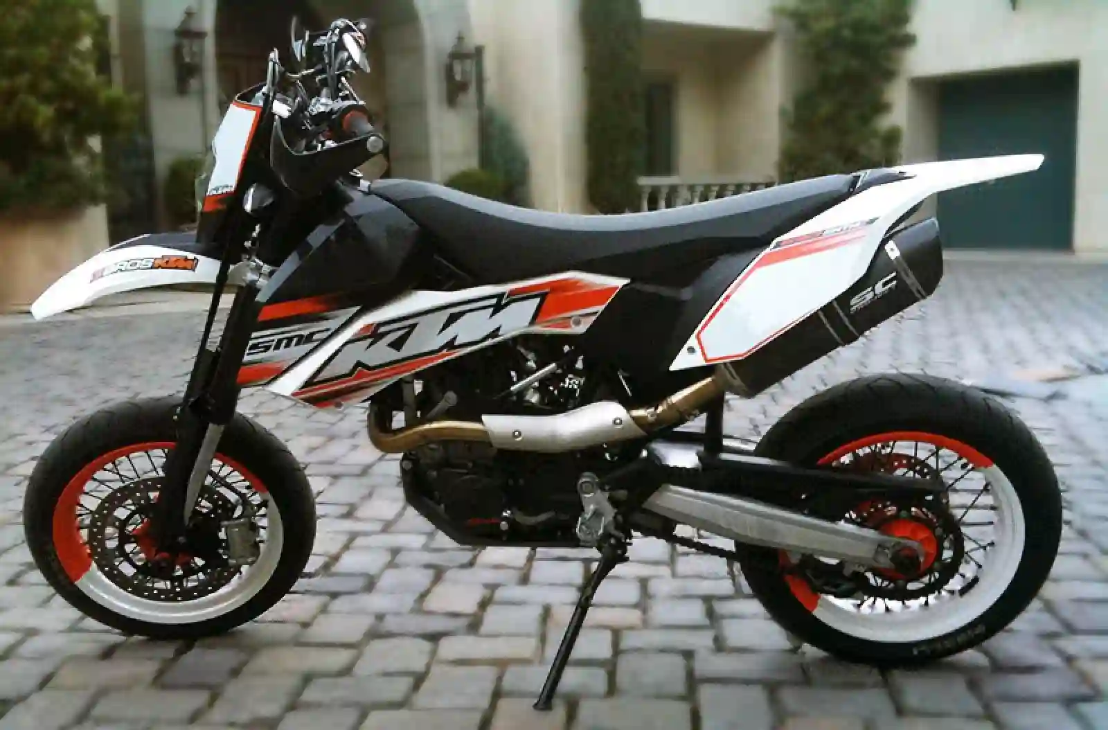 KTM 690 SMC 2011