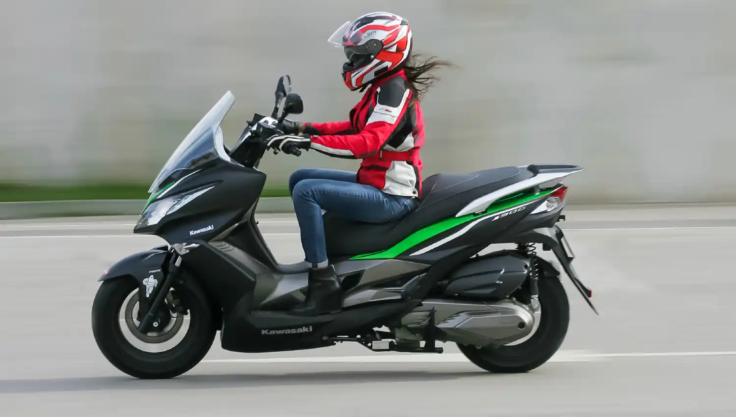 Kawasaki J300 2017