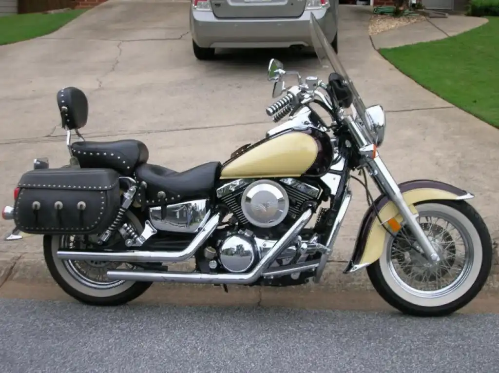 Kawasaki Vulcan 1500 Classic 2009 1