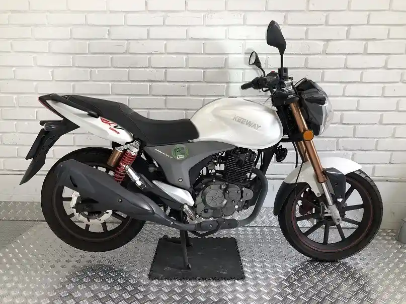 Home 2 Keeway RKV 125 2017