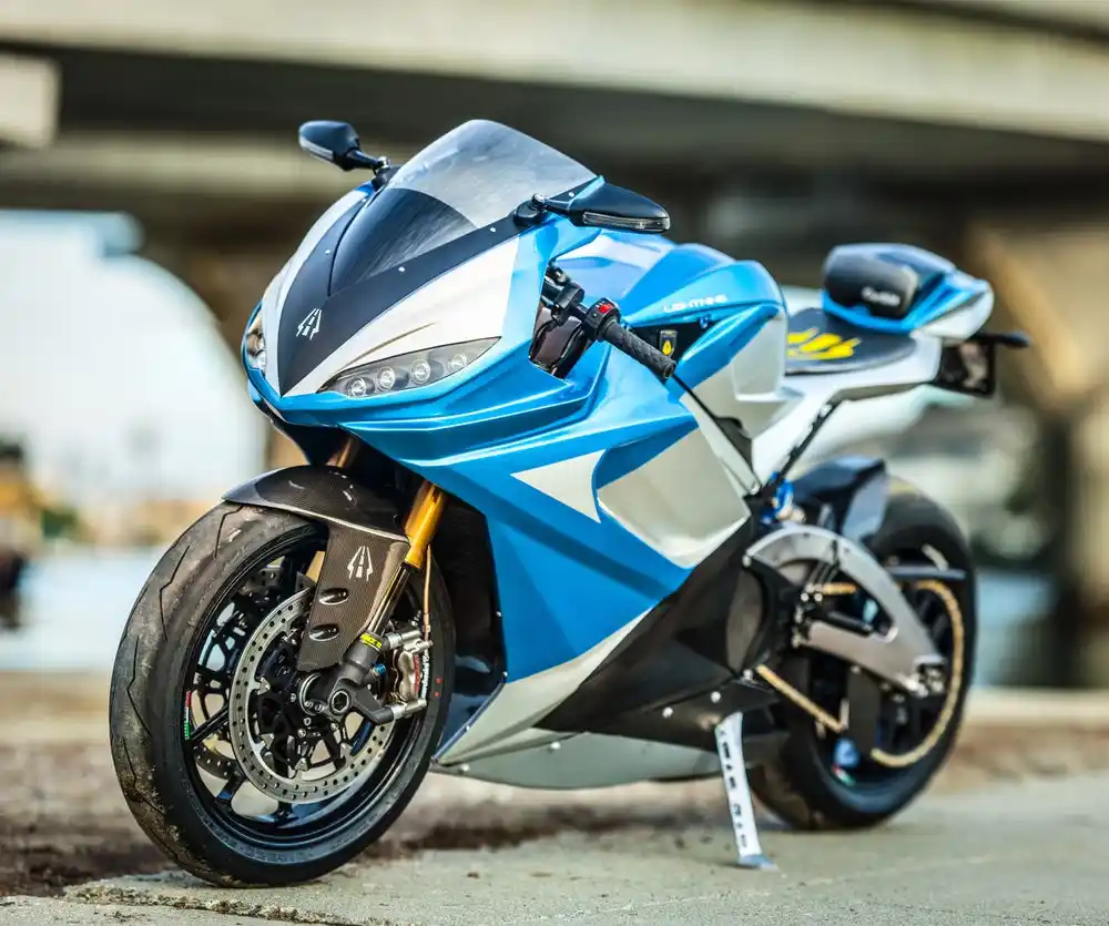 Lightning LS 218 2019