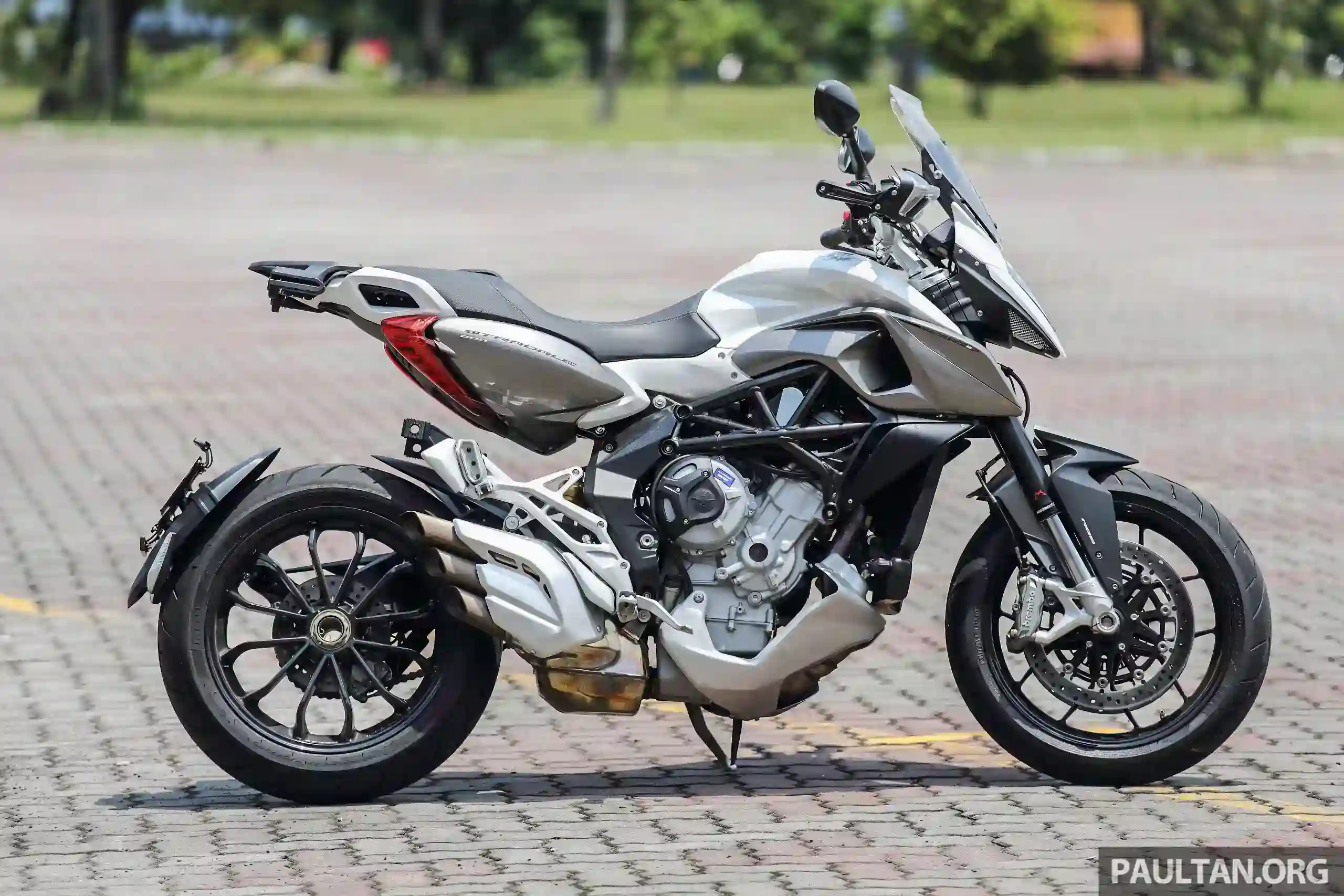 MV Agusta Stradale 800 2016
