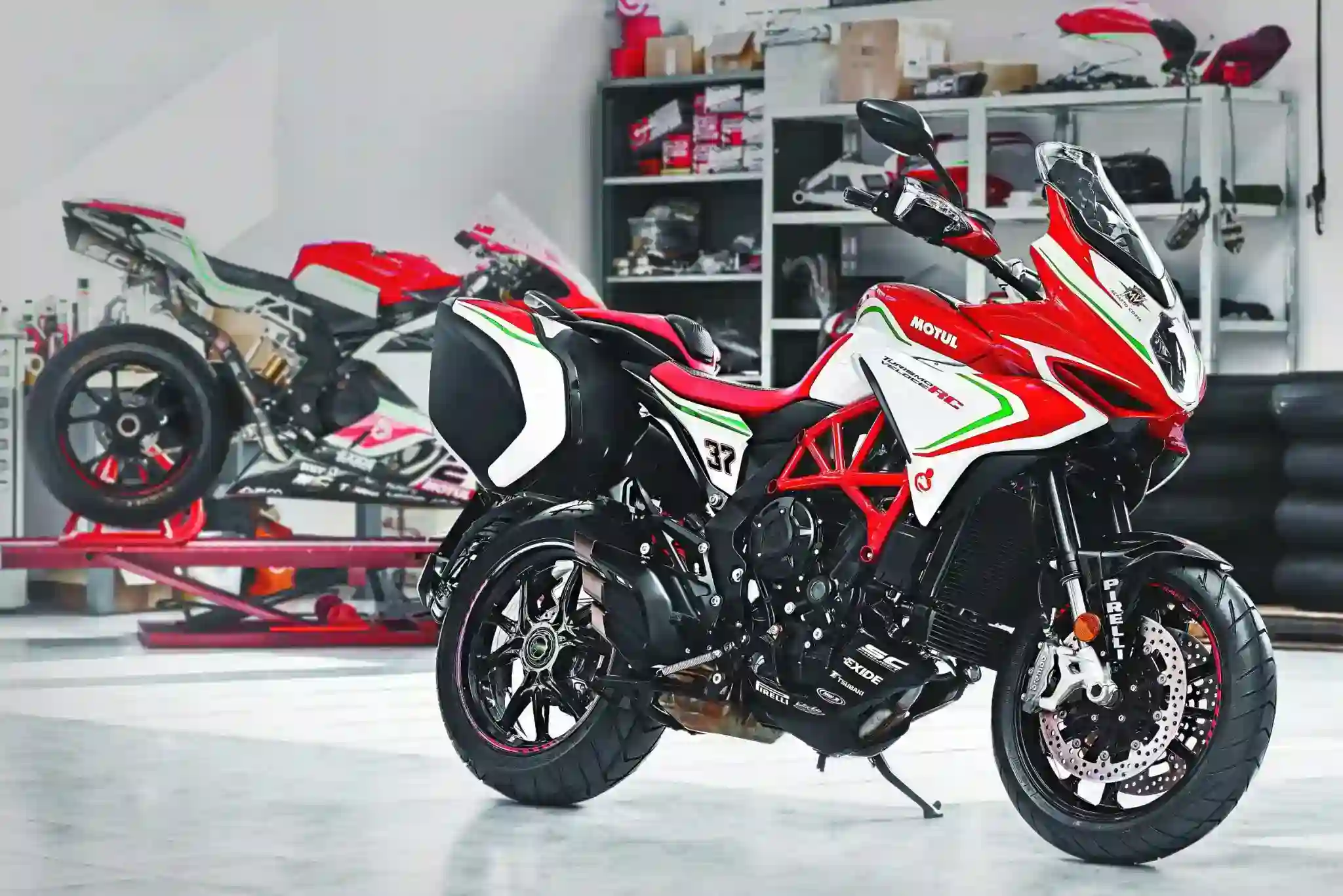 Home 4 MV Agusta Turismo Veloce 800 RC 2017