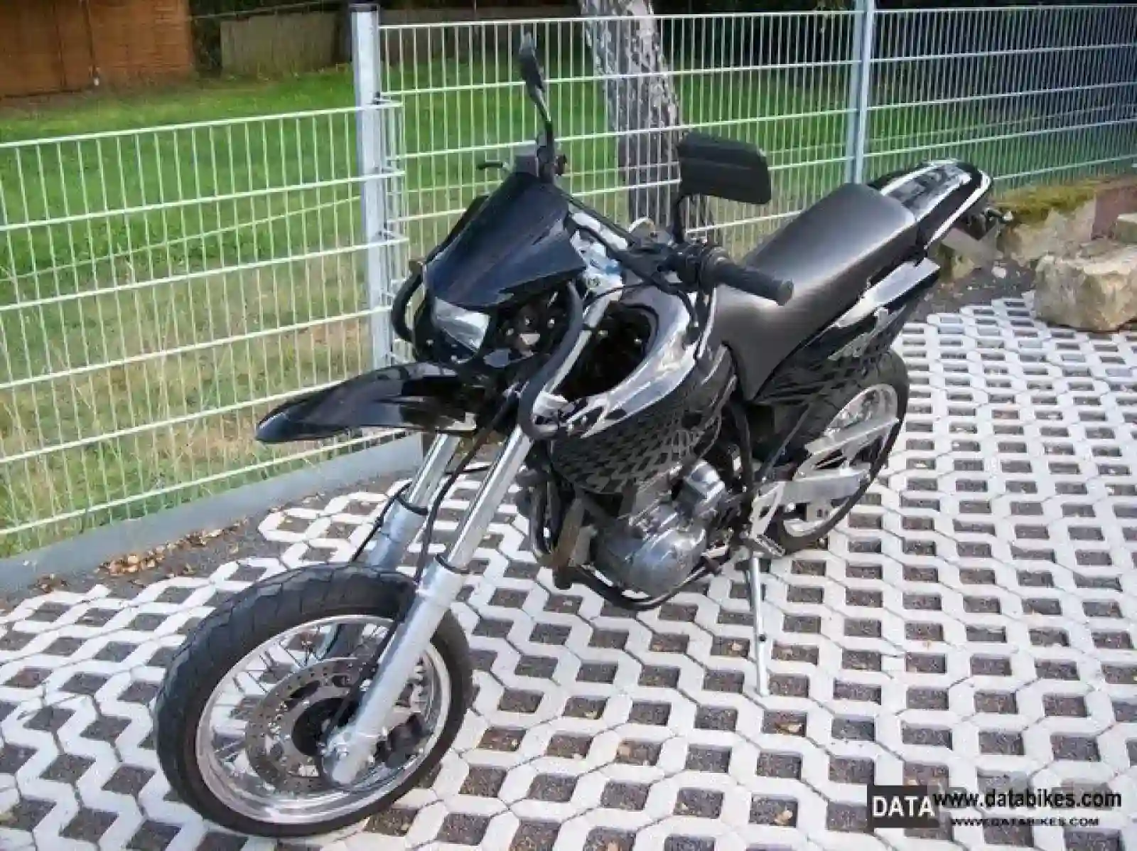 MZ 660 Mastiff 2003