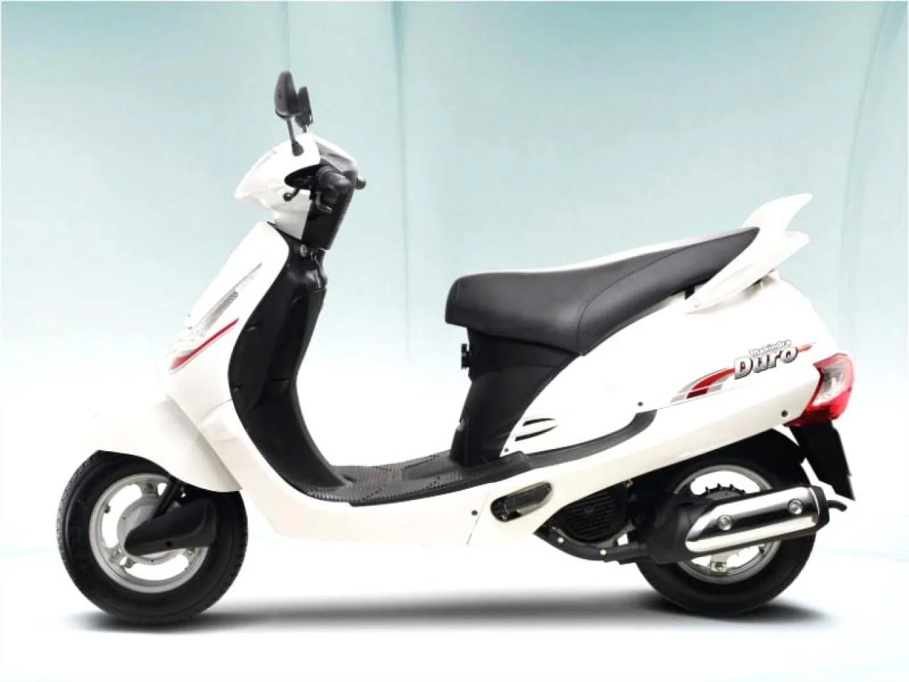 Mahindra Kine 2011