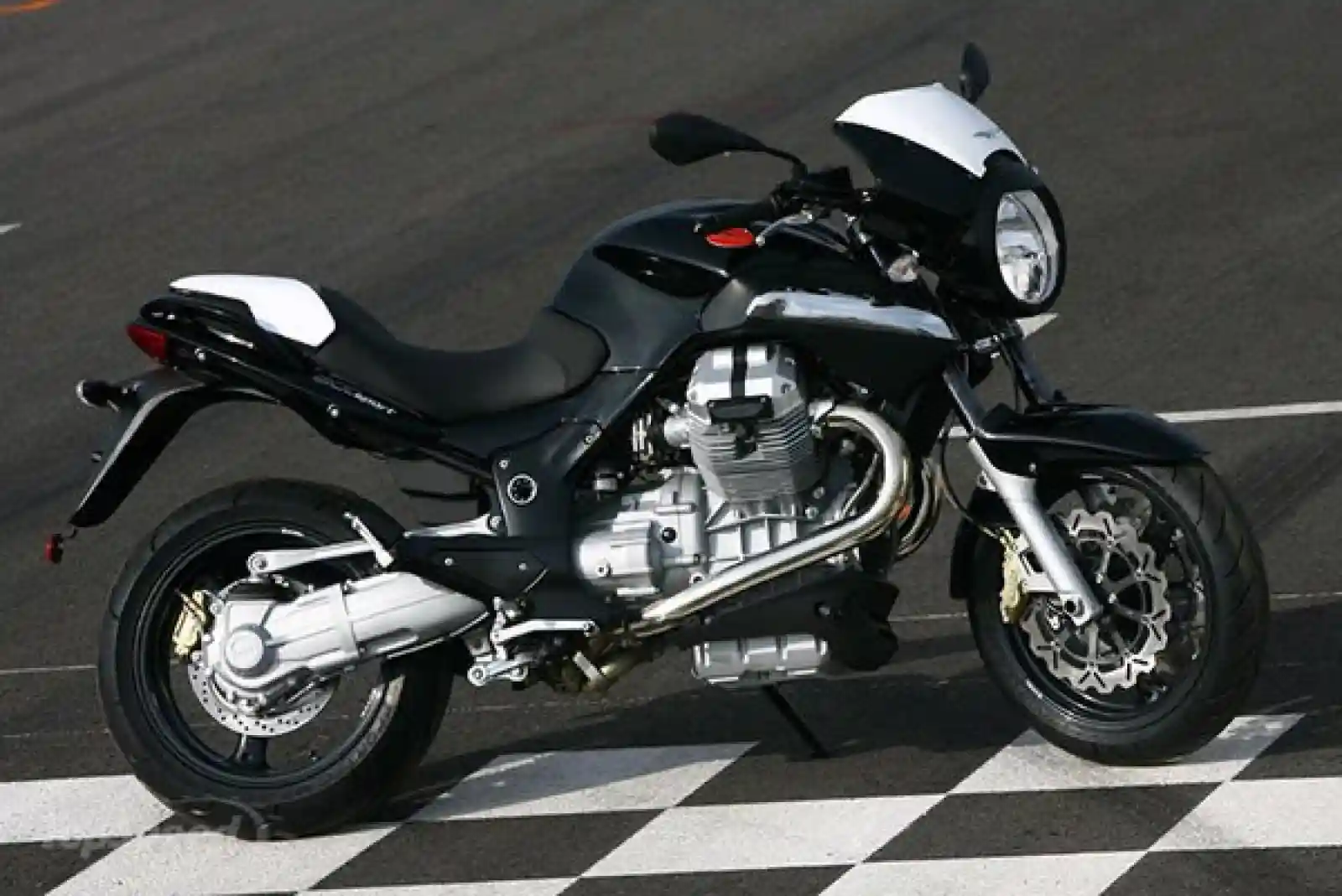 Moto Guzzi 1200 Sport 4V 2010