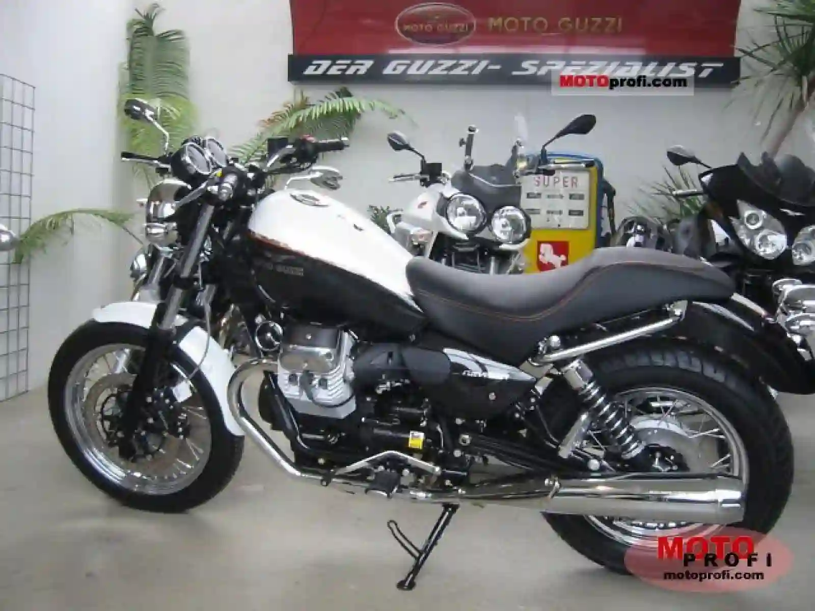 Moto Guzzi Nevada 750 Anniversario 2011
