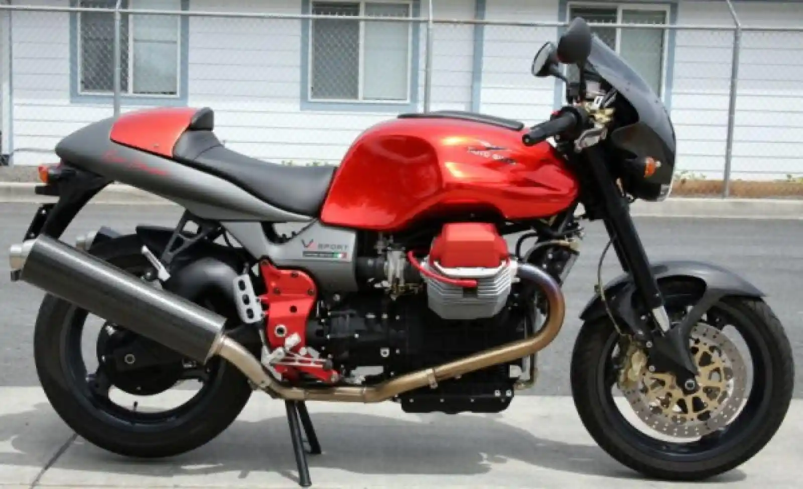 Moto Guzzi V 11 Sport Rosso Mandello Limited Edition 2001