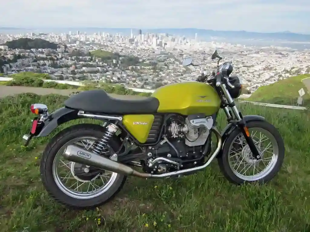 Moto Guzzi V7 Cafe Classic 2011