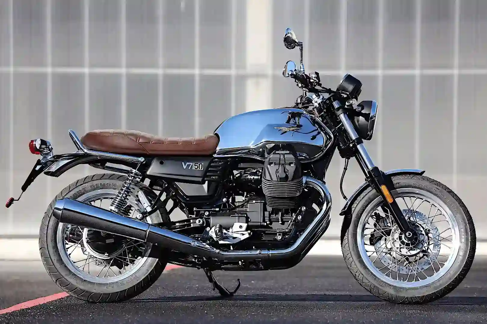 Moto Guzzi V7 III Anniversario 2018