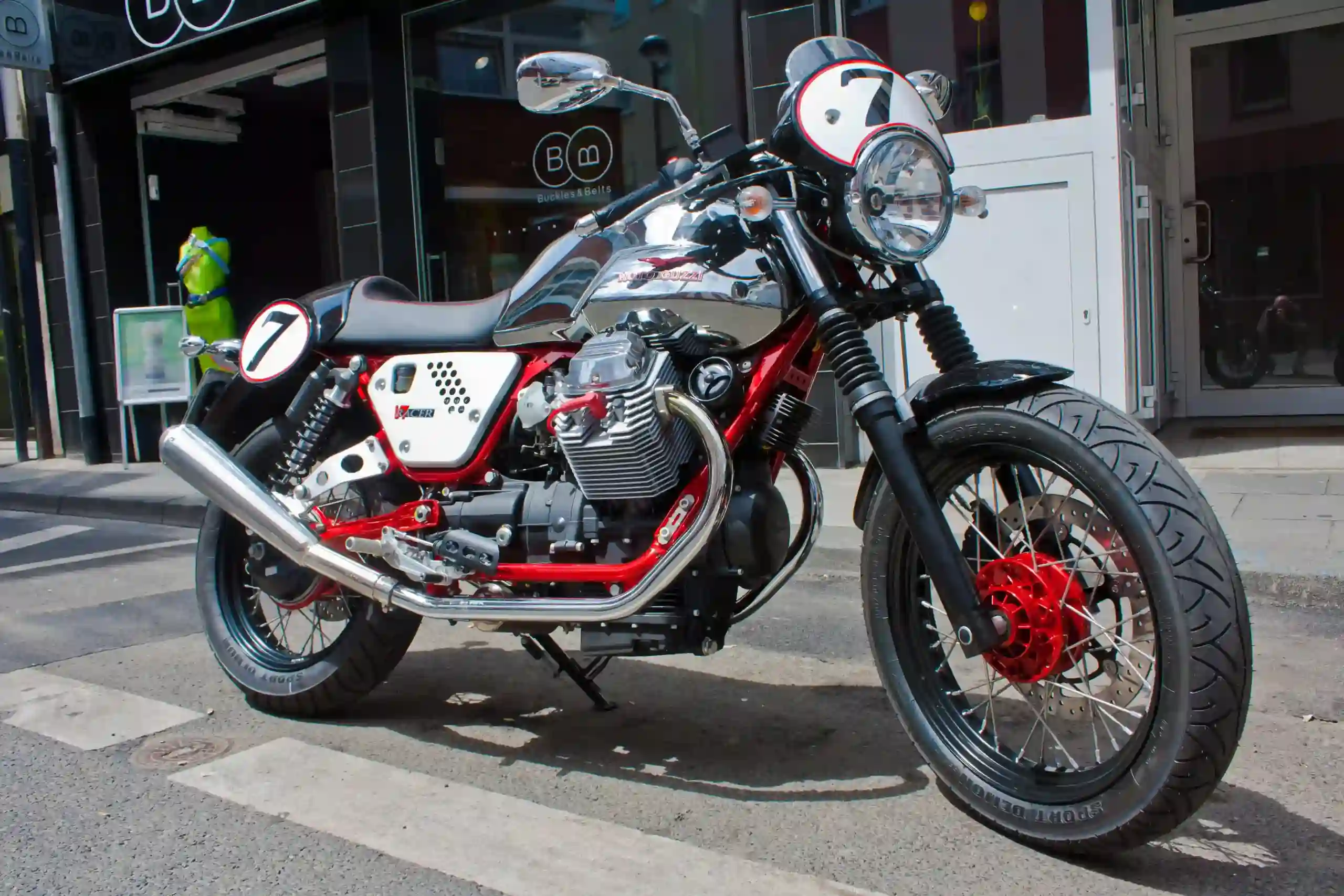 Moto Guzzi V7 Racer 2011