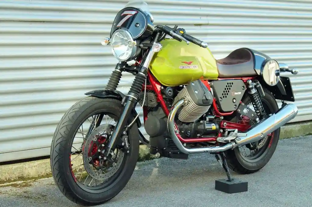 Moto Guzzi V7 Racer Verde Legnano SE 2015