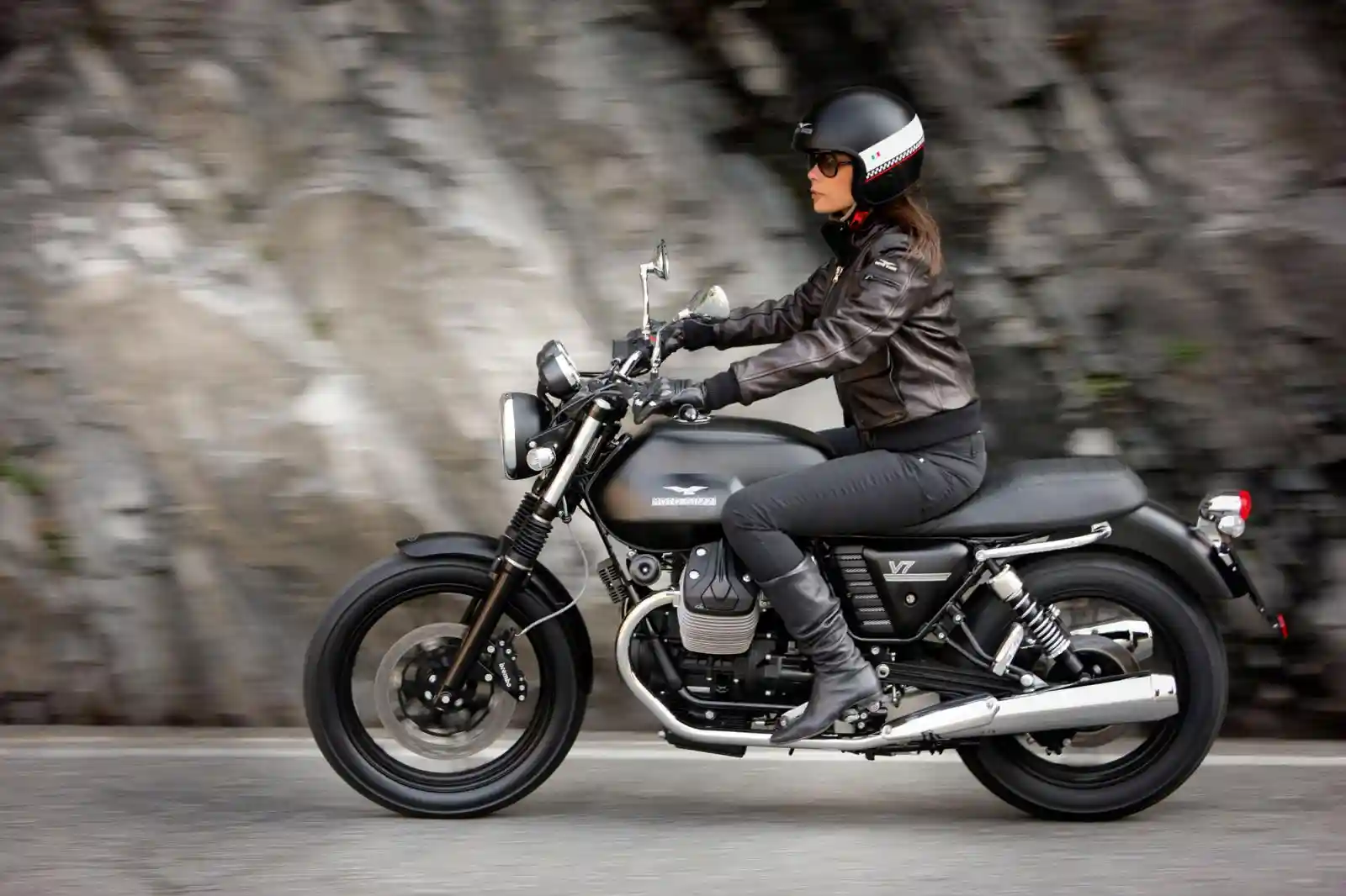 Moto Guzzi V7 Stone 2014