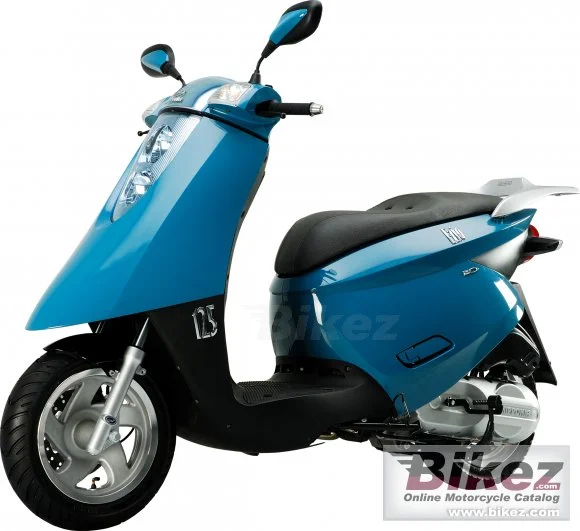 Nipponia Ezio 125 2010