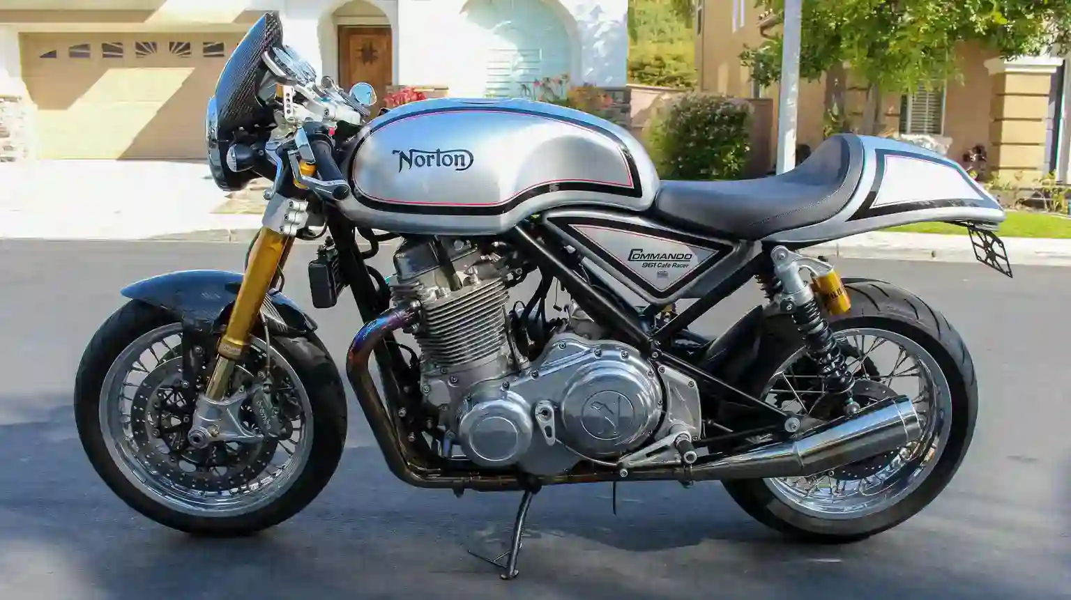 Norton Commando 961 Cafe Racer 2014