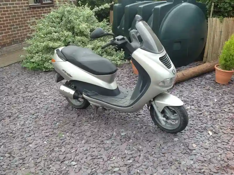 Peugeot Elyseo 100 2001