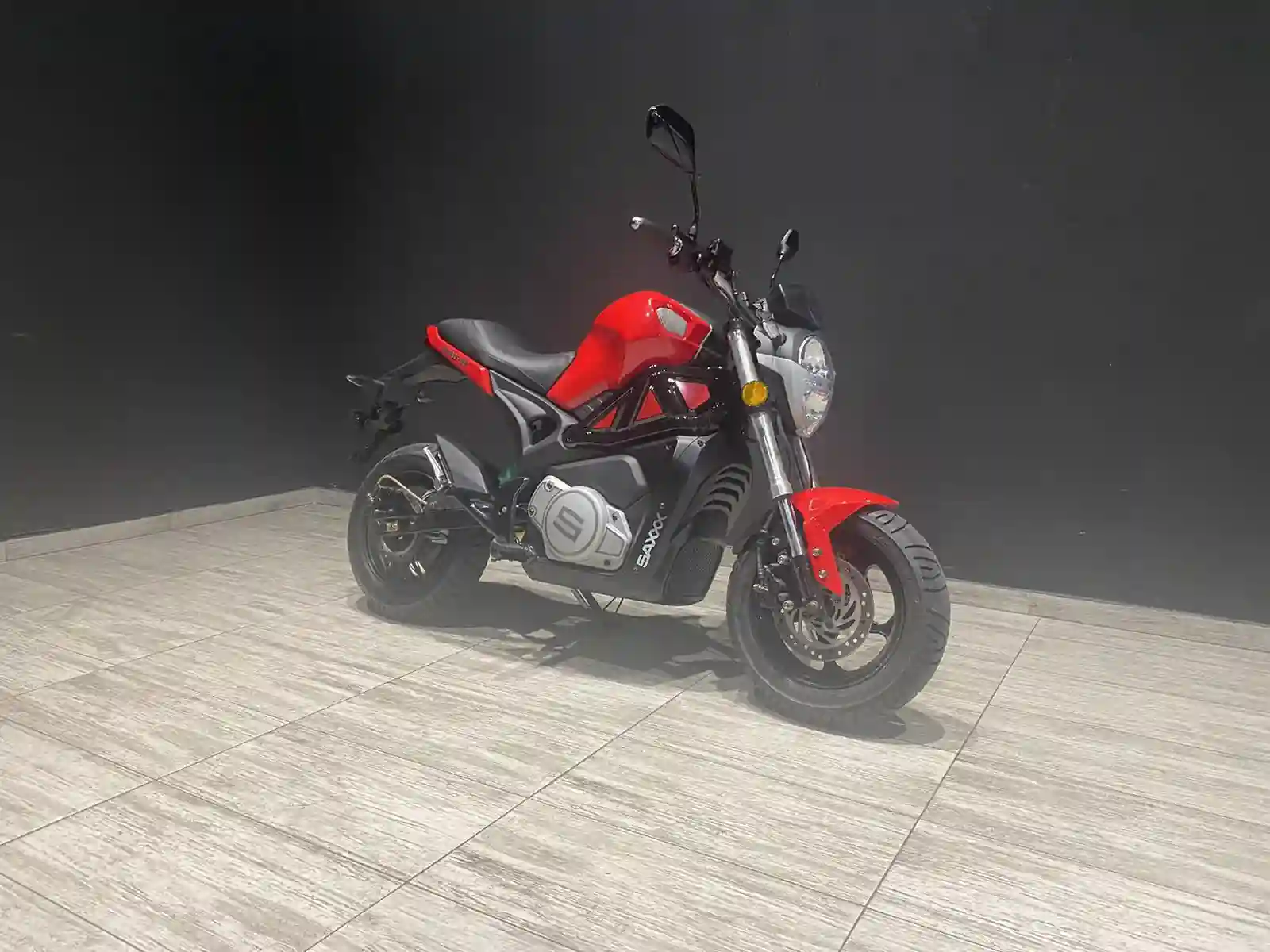 Saxxx E Roadster 2022