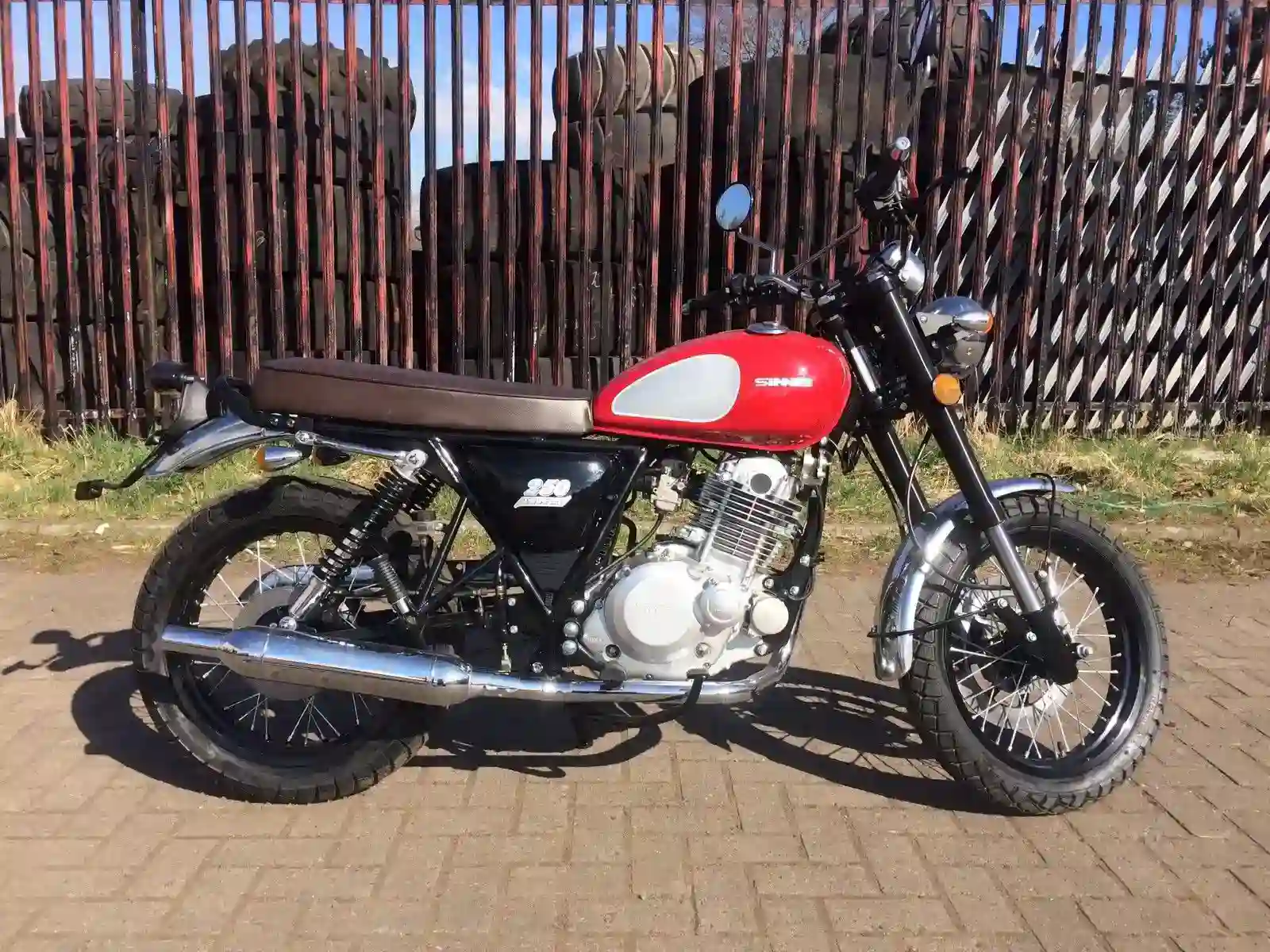 Sinnis Retrostar 250 2017