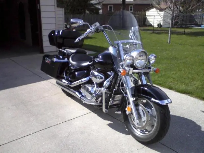 Suzuki Boulevard C90T 2011
