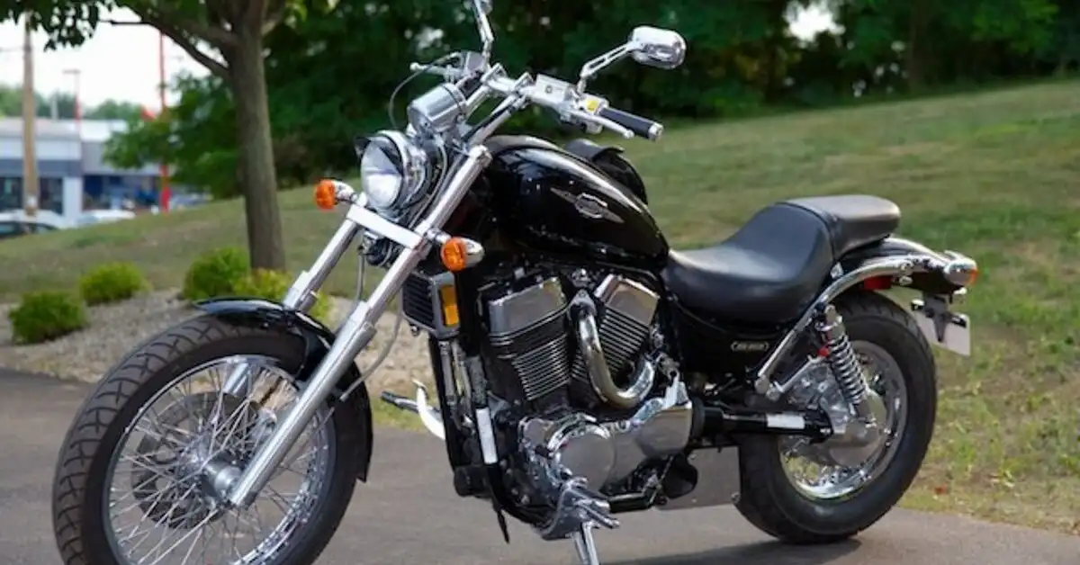 Suzuki Boulevard S83 2005