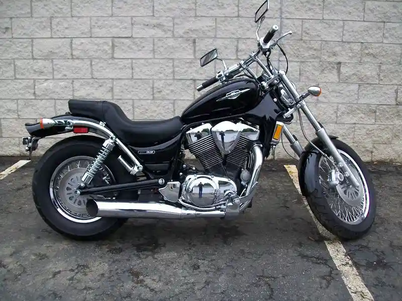 Suzuki Boulevard S83 2010