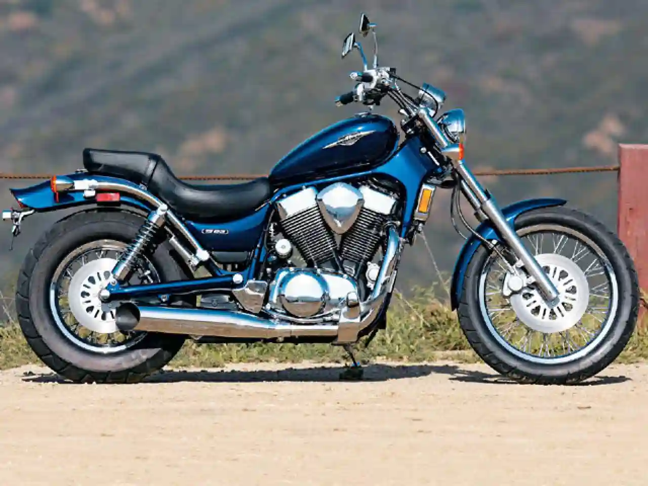 Suzuki Boulevard S83 2011