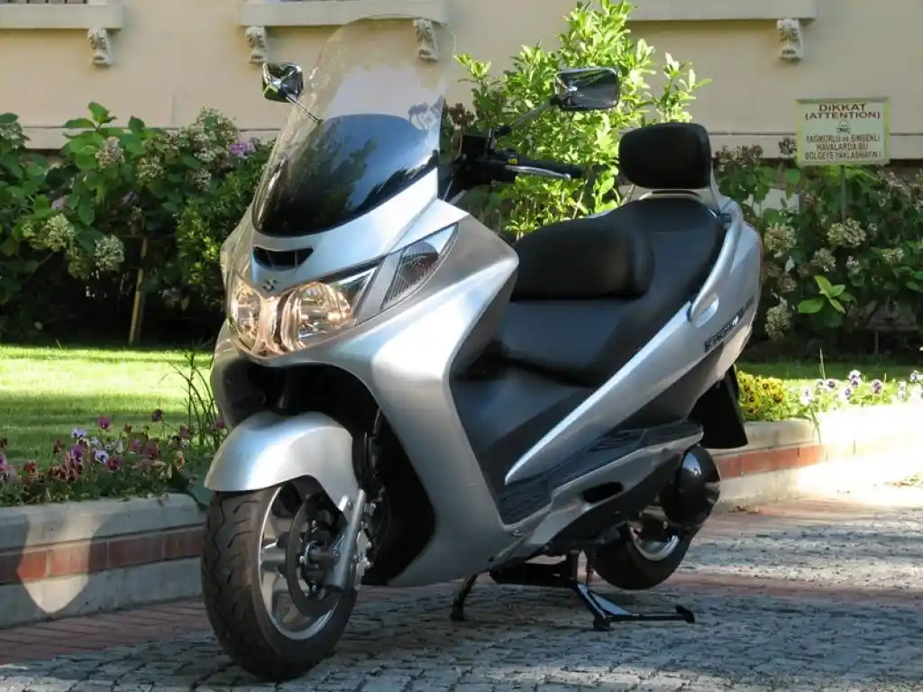 Suzuki Burgman 400 2004