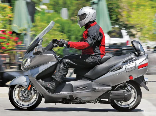 Suzuki Burgman 650 Exec 2011