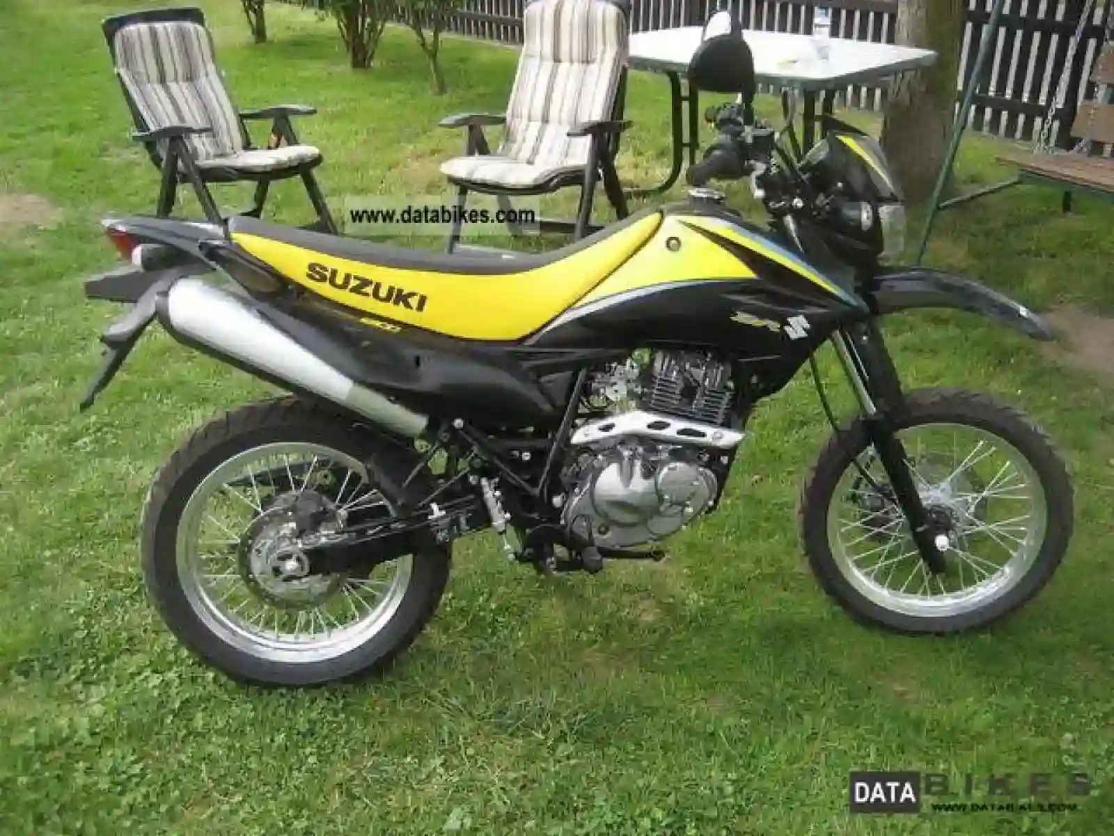 Suzuki DR 125 SM 2010