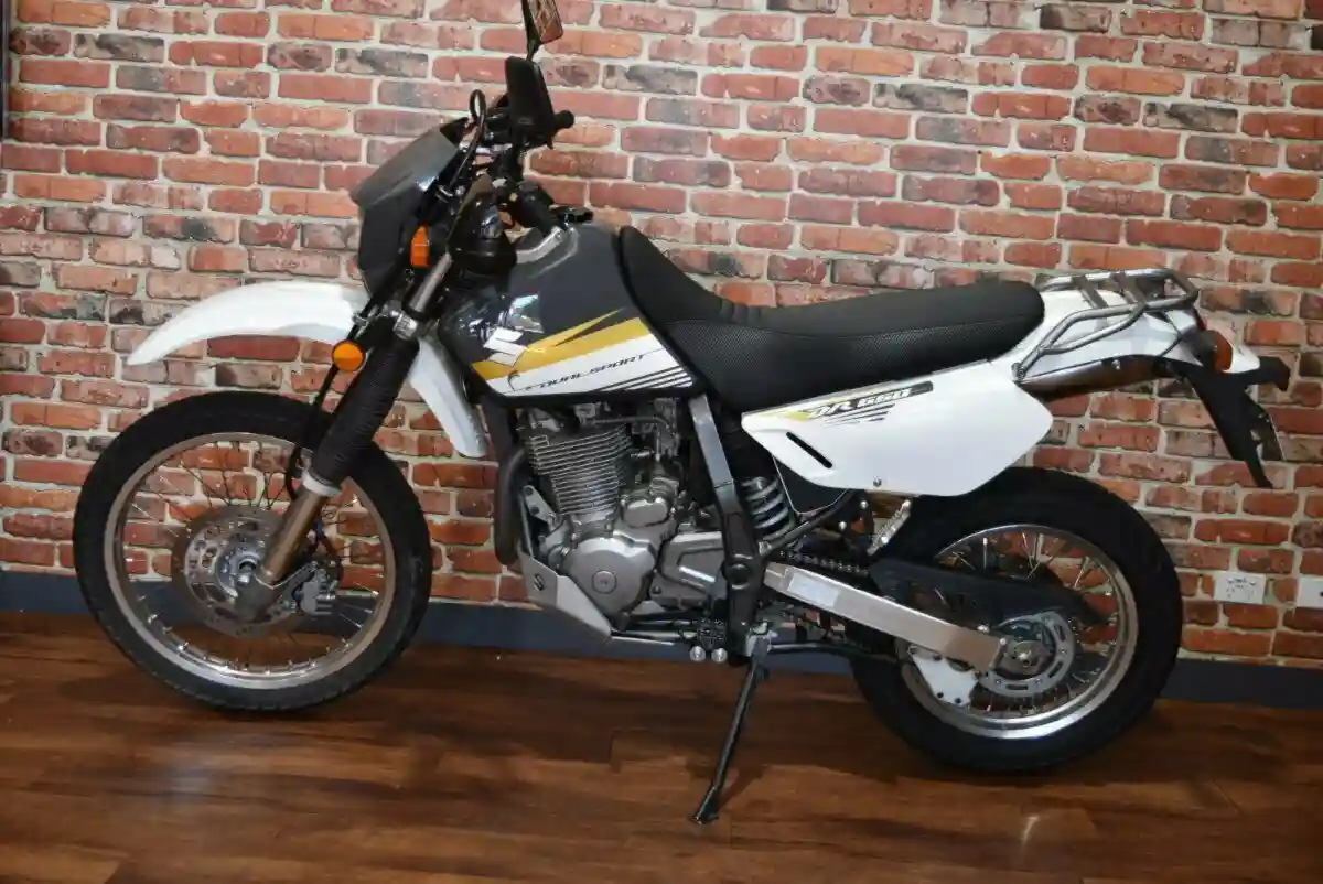 Suzuki DR650SE 2015