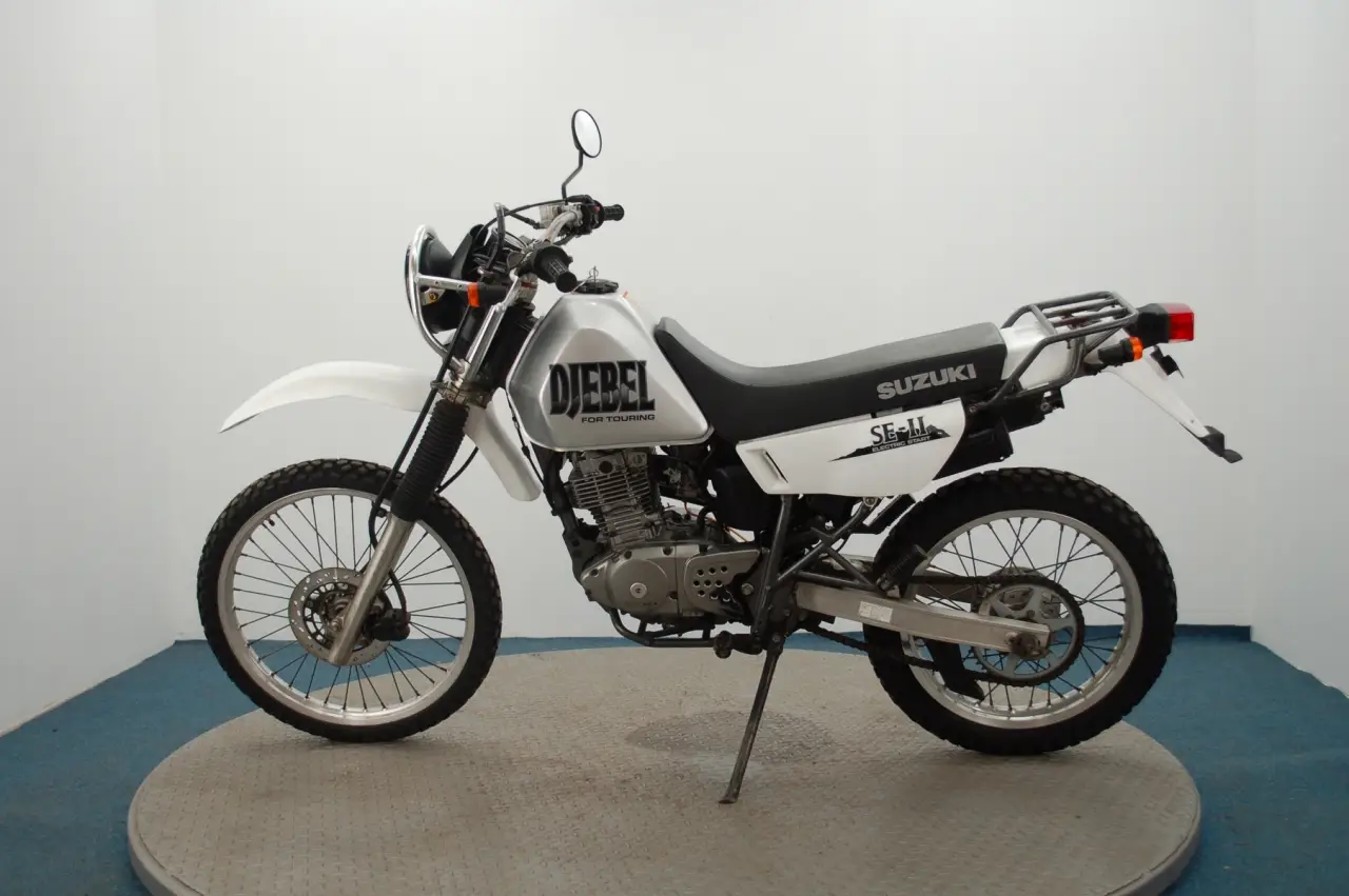 Suzuki Djebel 200 2002