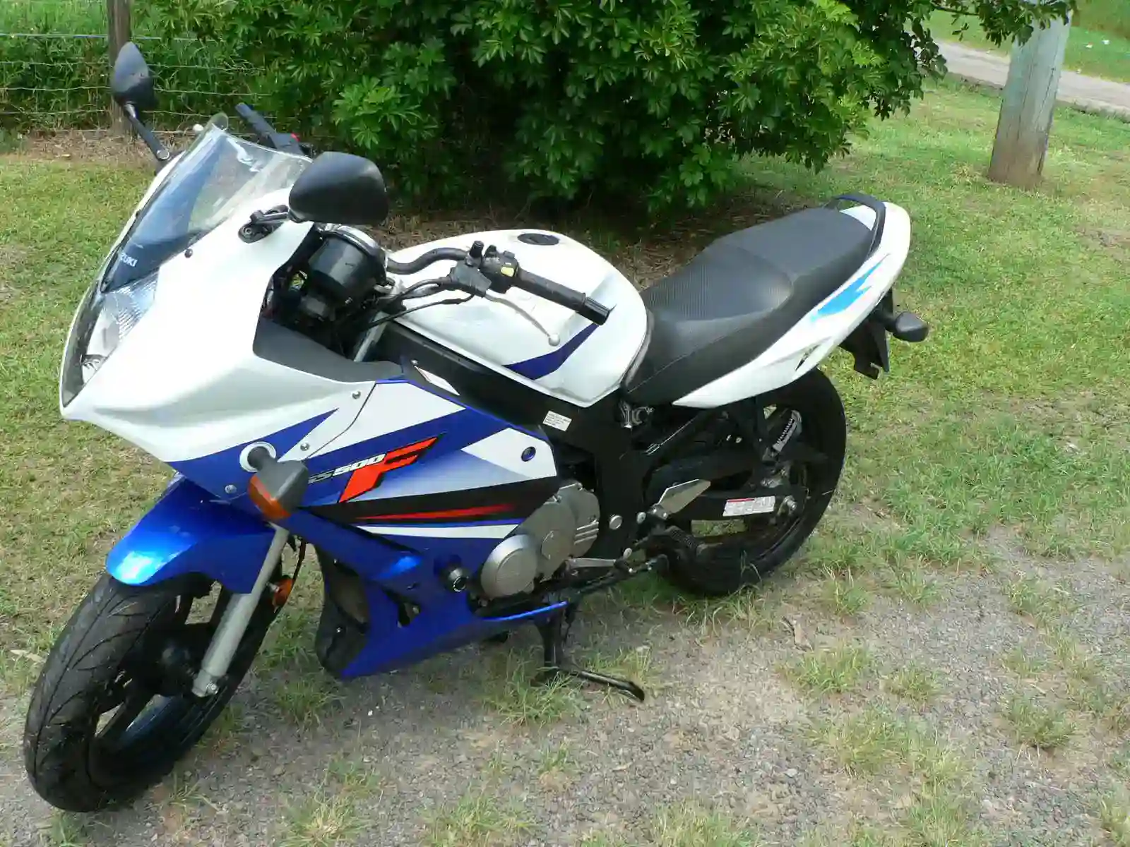Suzuki GS500F 2014
