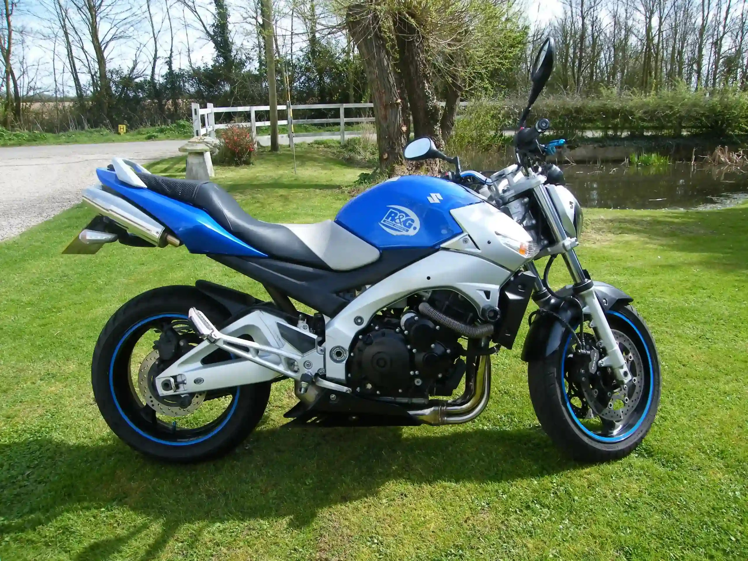 Suzuki GSR 600 2007