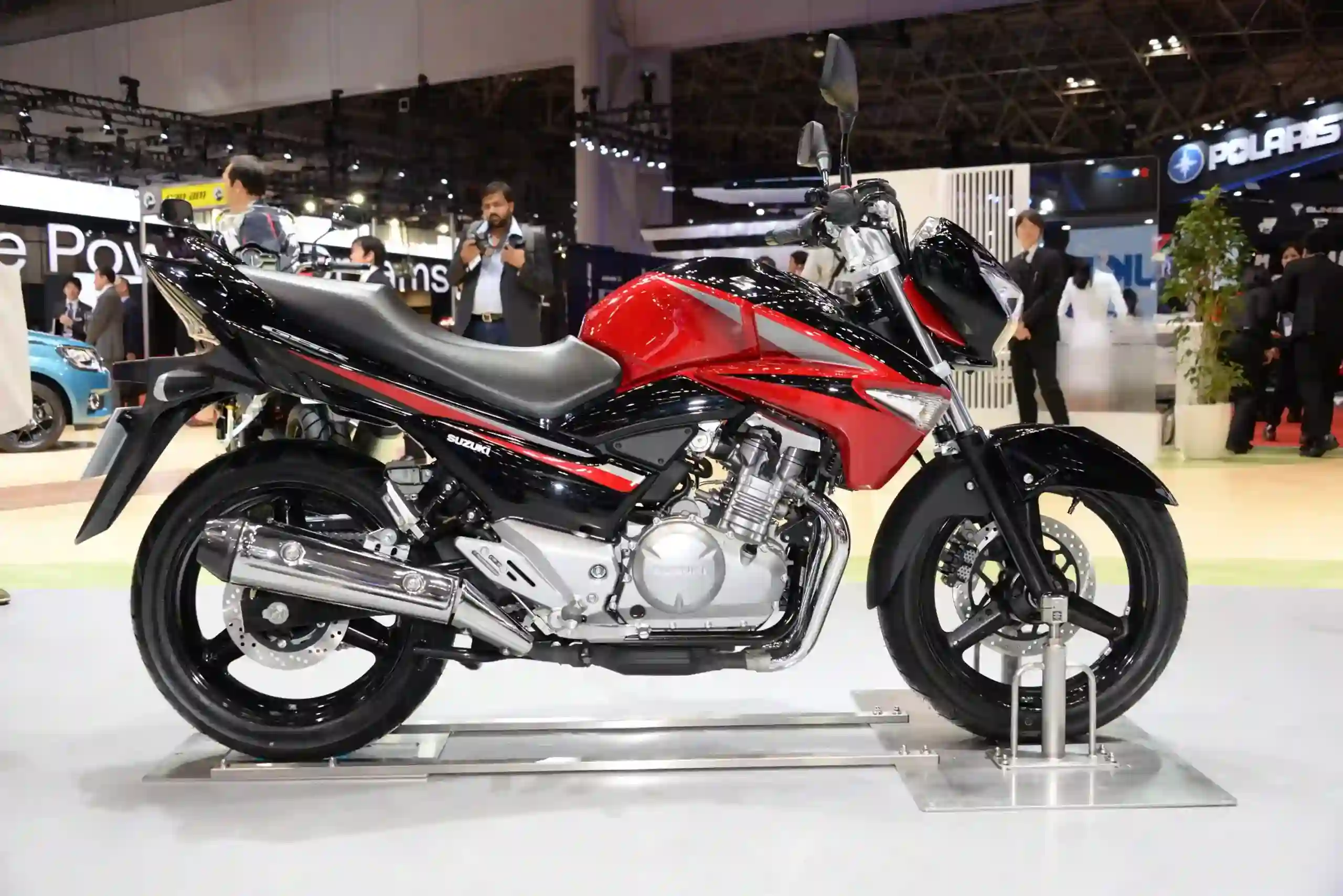 Suzuki GSR250 2015