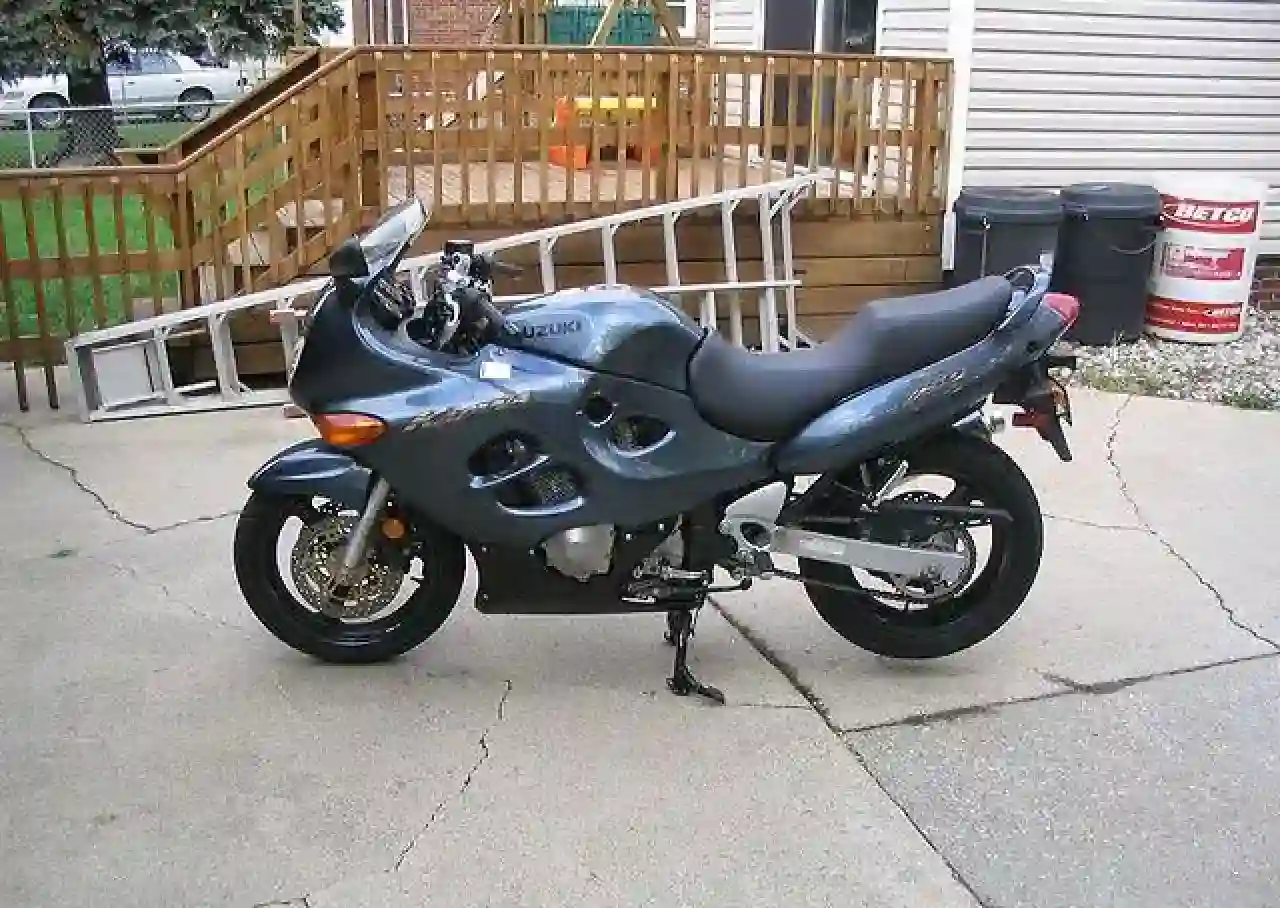Suzuki GSX 750 F 2000
